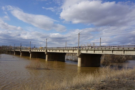 Мосту в Орске нужен ремонт